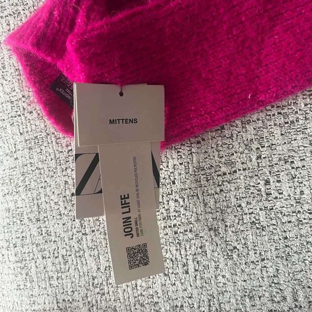 NWT Zara Ribbed Knit Fingerless Long Mitten in Fuchsia